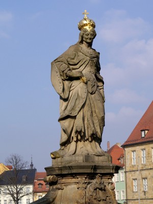 Statue der Kaiserin Kunigunde in Bamberg Statue der Kaiserin Kunigunde in Bamberg